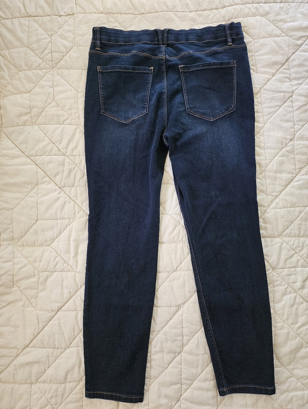 Curve Appeal -  High Rise Jeans w/ Comfort Waistband - Picture 2 of 7